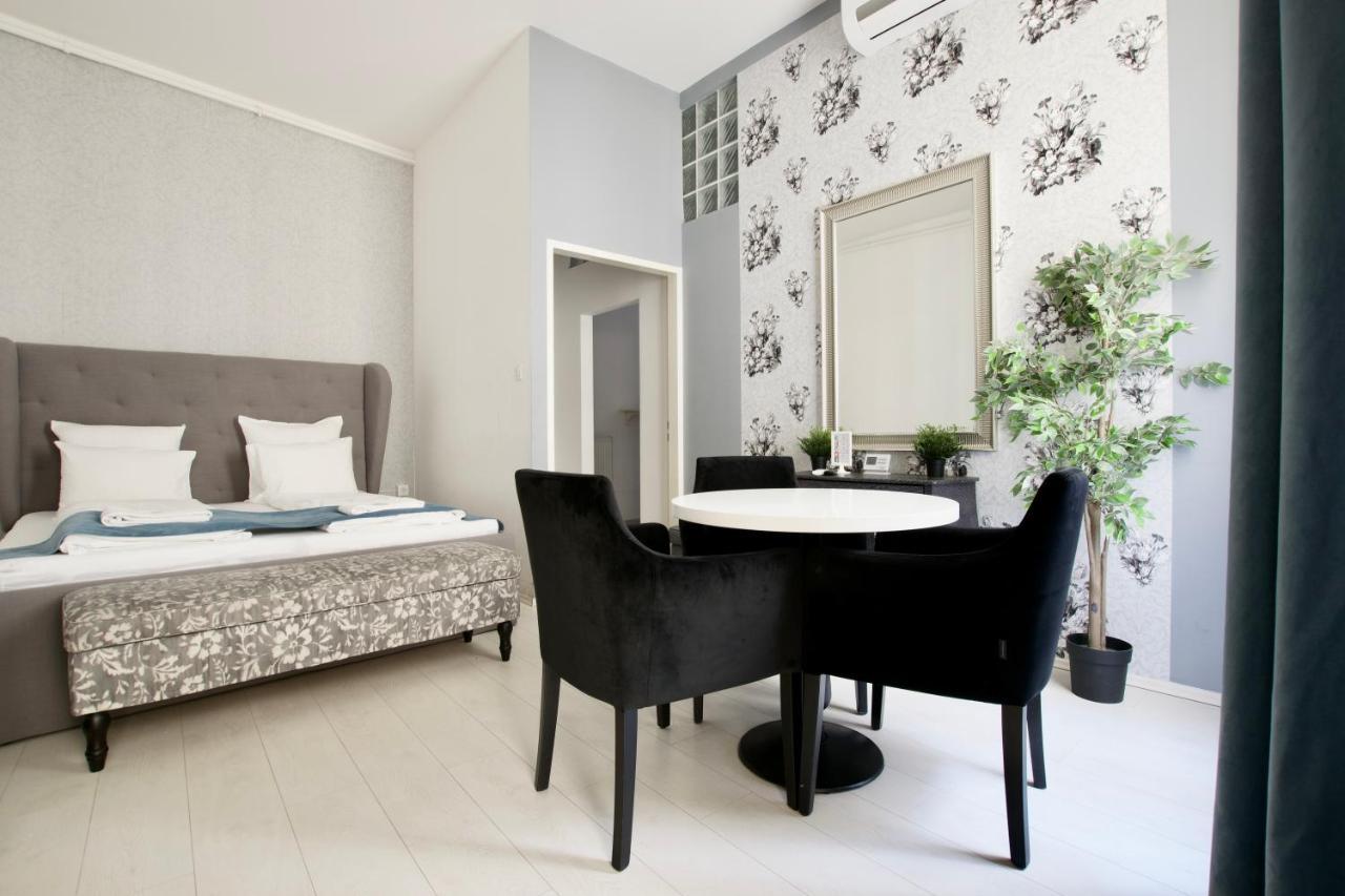 Premium Apartments By Hi5 - Astoria Square Будапеща Екстериор снимка