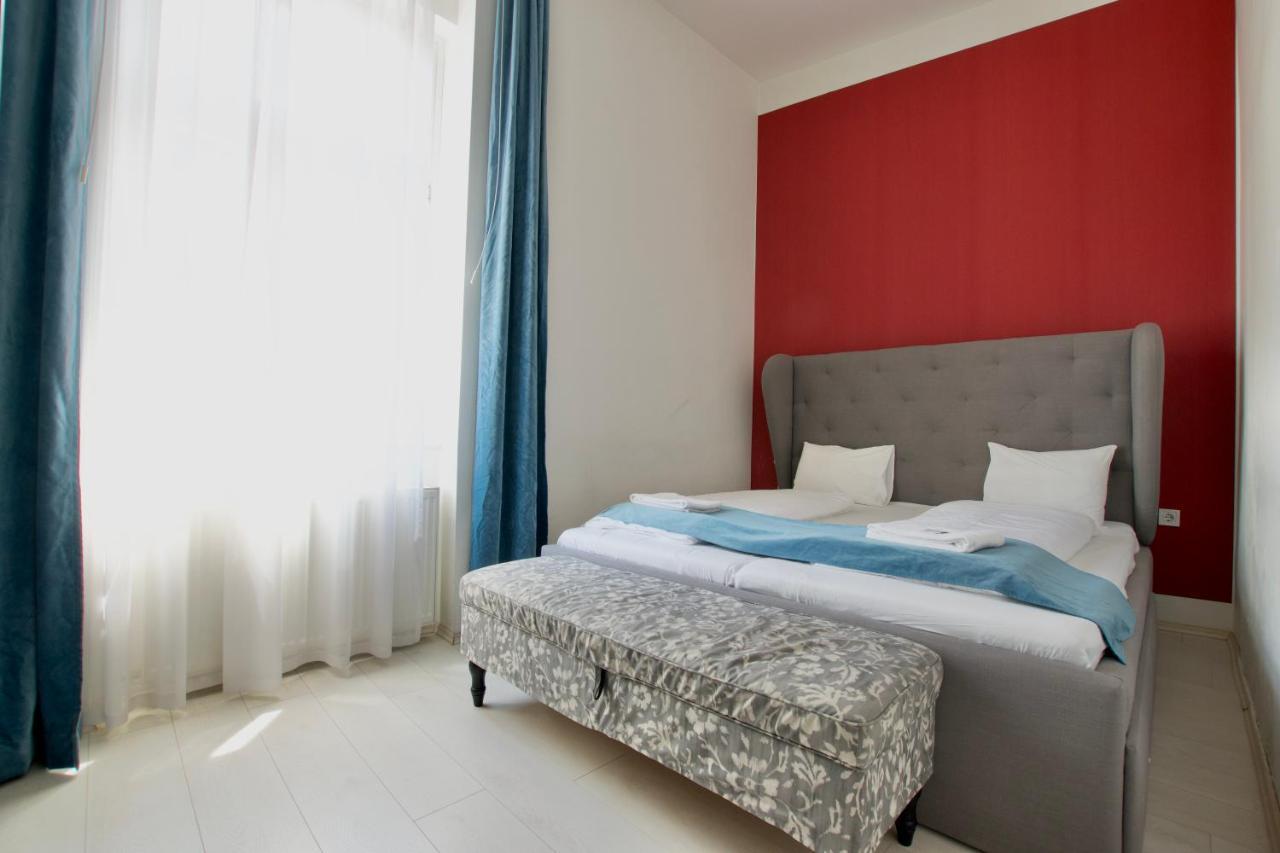 Premium Apartments By Hi5 - Astoria Square Будапеща Екстериор снимка
